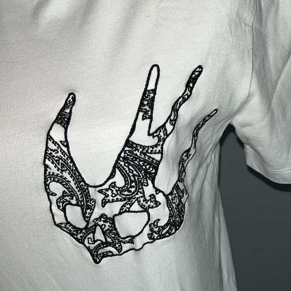 McQ Alexander McQueen Men's White and Cream T-shirt
Size XS - Picture 3 of 6